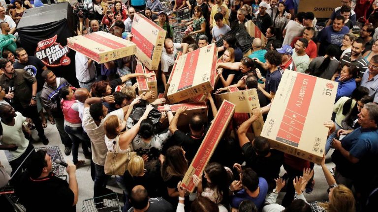 Rekordan Black Friday u SAD-u: Online prodaja dostigla 11,8 milijardi dolara uz pomoć umjetne inteligencije!